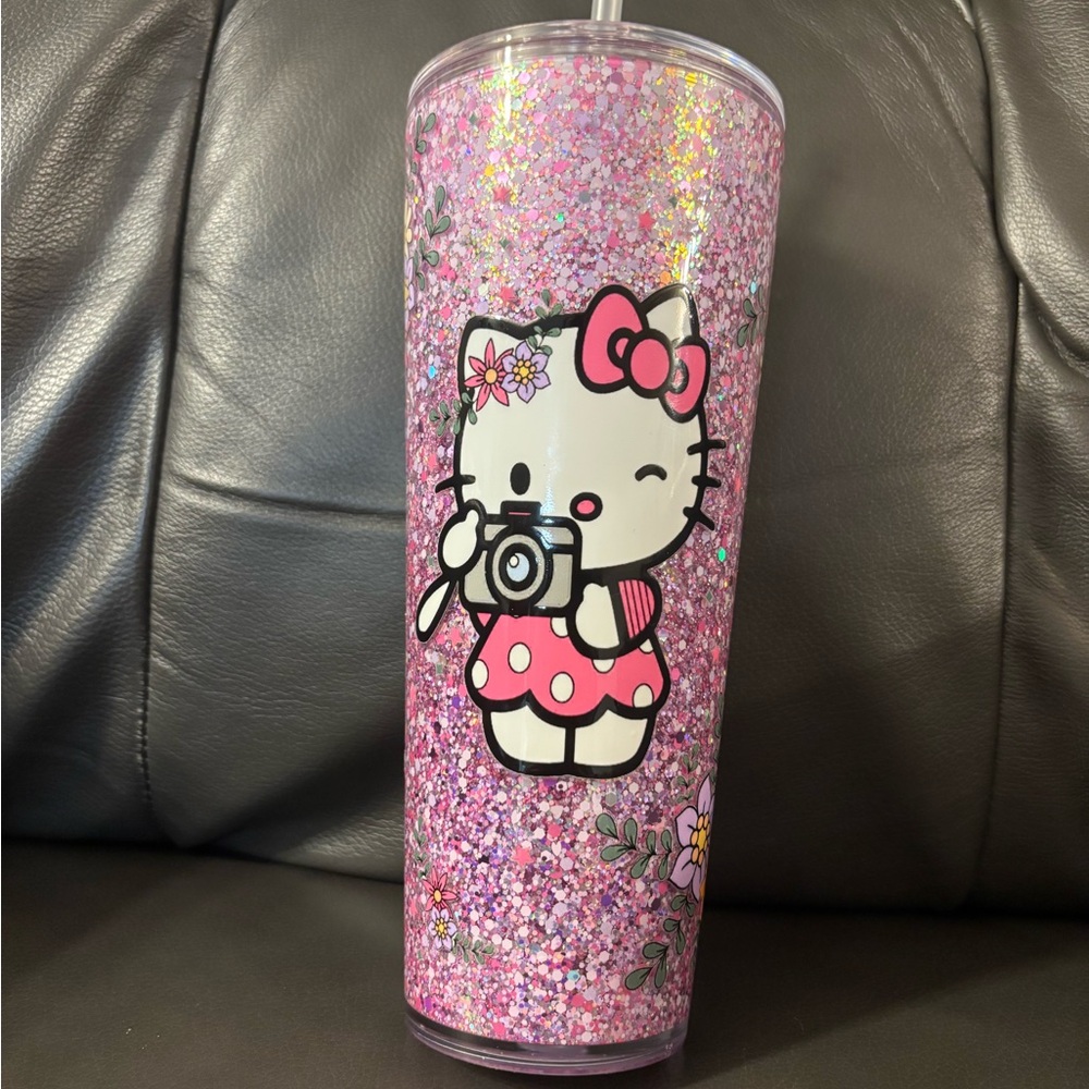 Hello Kitty Pink Glitter 24oz Acrylic Snowglobe